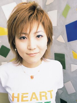 ヴィクトワール(VICTOIRE) 毛先のハネ感で遊んだスタイリッシュショート