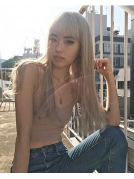 ジーナ(XENA) ホワイトブロンド