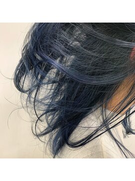 キー(kii) ネイビーブルー　ブリーチカラー　福岡　天神　今泉　薬院