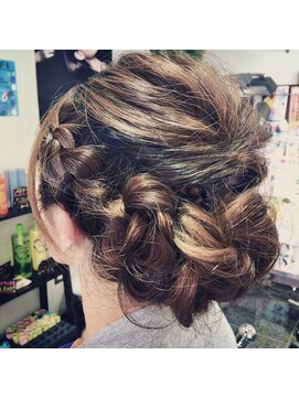 ヘア メイク エア コーディネーション 編み込みアップヘアー