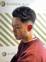 バーバーバー アカバネ(BARBER-BAR AKABANE)&nbsp;フェードサイドパートスタイル【BARBER-BAR】