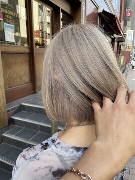 サロン ド ロイ(Salon de Roi) ボブ×ホワイトベージュ