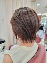 クオリス 赤塚店(QUALIS) ショートウルフ×ハイトーン×レイヤーボブ 20代30代40代