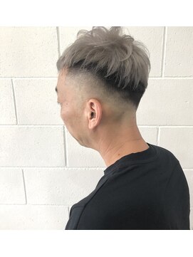 アフィニティー(AFINITY) フェードカット×ハイトーンカラー