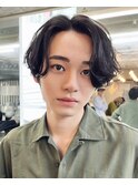 前下がりセンターパートツーブロックマッシュニュアンスパーマ