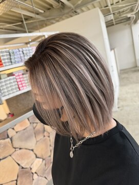 ファンド 千葉(fand) 白髪ぼかしバレイヤージュ/ショートカット/イメチェン