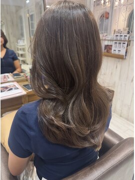 レイラバイアフロート 吉祥寺(Lila by afloat) レイヤーカット/オリーブベージュ/オリーブグレージュ