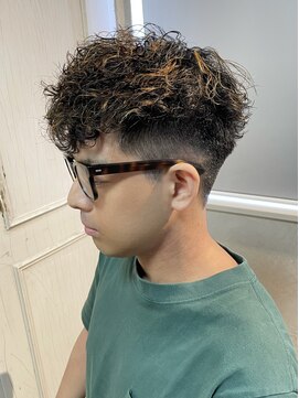 ラエレメン(Laere men) 【波巻きスペインカール】ショートマッシュ