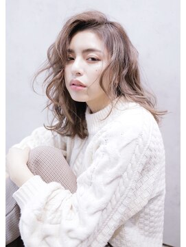 アルマモモ(Alma momo) ウェーブセミロング