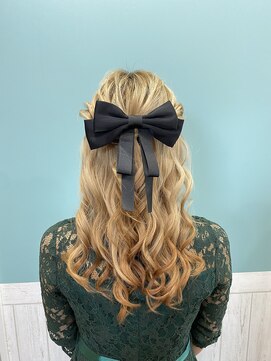 フェイス(faith) 巻き下ろしハーフアップアレンジ