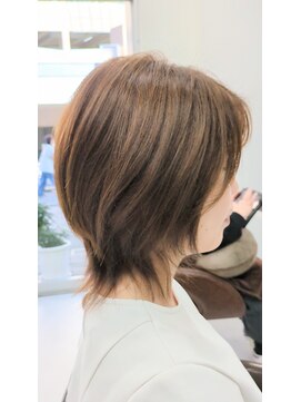 ジパングインスパイア ミディアムマッシュウルフの甘過ぎない大人可愛いらしさ