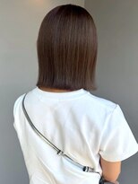 ナカオコアフュール(NAKAO COIFFURE)&nbsp;くすみベージュ 切りっぱなしボブ タッセルボブ 艶髪カラー
