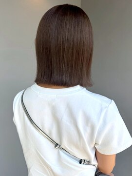 ナカオコアフュール(NAKAO COIFFURE) くすみベージュ 切りっぱなしボブ タッセルボブ 艶髪カラー