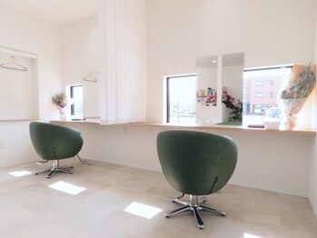 モノクローム(monochrome)の写真/【個室あり×プライベート空間】本物志向の大人女性が集う上質プライベート空間で極上のサロンタイムを◇