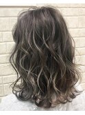 アッシュグレージュ