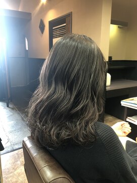 ナトゥーラ 岐阜(Natura) ダークグレージュ