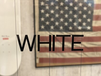 ホワイト(WHITE)の写真