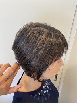 匠 美容室 ショートスタイル+白髪ぼかしハイライト