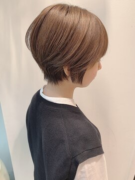ステアケース 武蔵小杉店(stair:case) 大人かわいいマッシュショートボブ耳かけ20代30代40代髪型