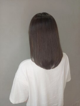 オレロ 国立(olelo) 大人ガーリー/似合わせカット/リバースセンターパート/国立