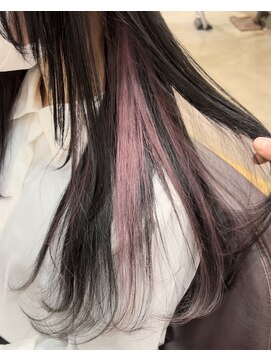 ルッツ(Lutz. hair design) インナーピンク【千代田彩夏】