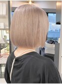 4944ミルクティーアッシュハイトーンカラー切りっぱなしボブ