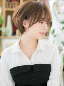 カバーヘア イヴ 戸頭店(COVER HAIR EVE) カーキグレージュ耳かけ小顔前下がりミニボブc5戸頭20代30代40代