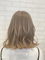 ビス ヘア アンド ビューティー 西新井店(Vis Hair＆Beauty) 20代30代大人可愛い艶感ミルクティーベージュケアブリーチ