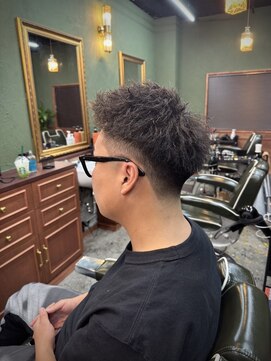 ソリズ ヘア クルー 池袋(SOLIZ HAIR CREW) アップバングショート