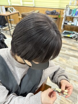 ファム(fam.) ダークグレー×ショート