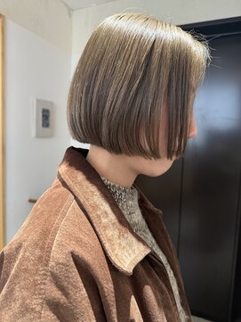 シス(sisu) beige color