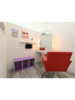 周りを気にせず、自分だけのサロンタイムを過ごしたい方にオススメ◎シャンプースペースも個室を完備★