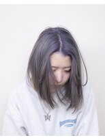 エルレ(Elure)&nbsp;切りっぱなしボブ#センターパート#ブリーチ#シルバー#浜松#浜北