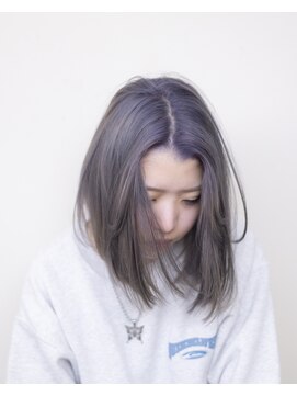 エルレ(Elure) 切りっぱなしボブ#センターパート#ブリーチ#シルバー#浜松#浜北