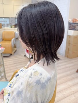 モリオ フロム ロンドン 成増店 【morio成増/児玉】 ミディアムレイヤー 外ハネ 黒髪