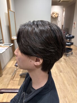 センターパート×ニュアンスパーマ