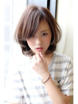 レウナ 外苑前(Reuna) 大人可愛くニュアンス毛先ワンカールボブ　３０代４０代