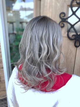 ヘアー リラクゼーション アンヴィ(Hair Relaxation anvi) ホワイトパールアッシュ