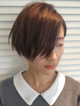 ミエル ヘア 新宿(miel hair) 〈mielhair新宿〉クール 前下がり ショート アッシュ