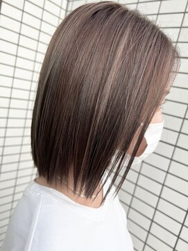 ニル 柏の葉(Nil) ☆20代30代40代　切りっぱなし　ハイライトボブ☆