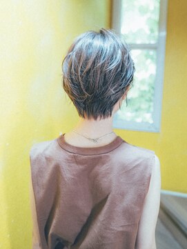 フローラビューティーヘアー(Flora Beauty Hair) ショートレイヤー/20代/30代/40代/50代/岡山/表町