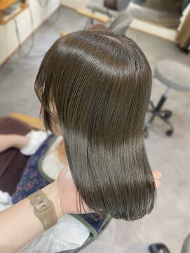 トワ(toi) 【ブリーチなしOK】暗めオリーブグレージュ×まとまりボブ