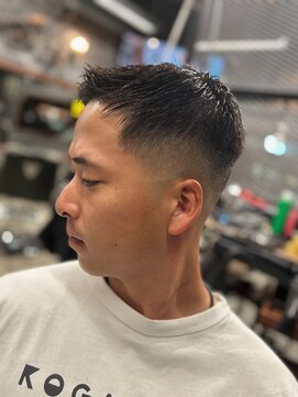 フォーコーナーズカットショップスリーセント 栄(FourCornersCutShop 3/cent) フェードショート