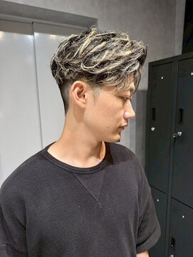 アミ(Ammi) ◆センターパート/ツーブロック/ハイライト/ニュアンスパーマ