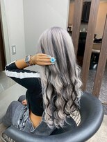 エミーバイモアムー(Emmie byMoremuu)&nbsp;【YU-TA】ギャルカラーシルバーエクステローライト