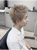 【1ブリーチでできるホワイトベージュ】スパイキーショート