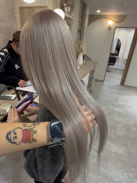 サイ(PSY) シルバー×シールエクステ／池袋/ダブルカラー／ハイトーン