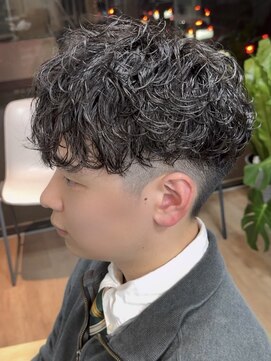 ヨリ サッポロ 札幌大通(yori SAPPORO) ニュアンスパーマ/センターパート/韓国マッシュ/ダークアッシュ