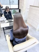 シシ 新宿(She 2.) 髪質改善/縮毛矯正/カラー/トリートメント/韓国/艶髪/艶感