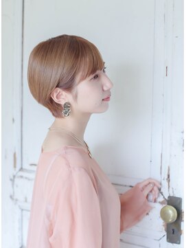 ホワイトルーム(White Room) ヌーディなピンクベージュショート